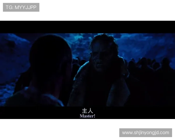 红色的雪映照下的秘密与宿命探寻一段不可言说的往事